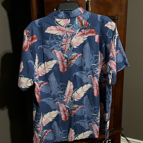 Tommy Bahamas Button Up - Picture 2 of 6